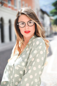 Giulia-de-martin-naoned-eyeglasses-black-cat-eye-blog-eyewear-behind-my-glasses-influncer-blog