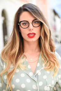 Giulia-de-martin-naoned-eyeglasses-black-cat-eye-blog-eyewear-behind-my-glasses-influncer-blog