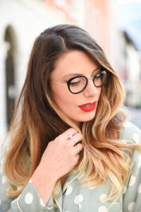 Giulia-de-martin-naoned-eyeglasses-black-cat-eye-blog-eyewear-behind-my-glasses-influncer-blog