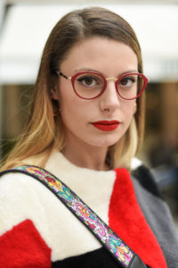 Giulia de martin behind my glasses eyewear blog influencer face a face eyeglasses optical lunettes red rouge Jackie 2 9298m -11