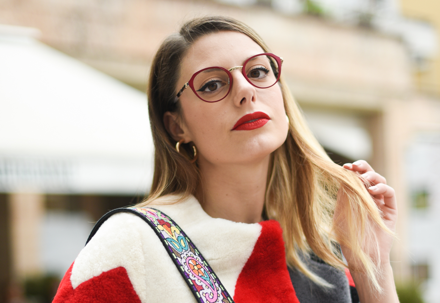 Giulia-de-martin-behind-my-glasses-eyewear-blog-influencer-face-a-face-eyeglasses-optical-lunettes-red-rouge-Jackie-2-9298m-slider-1